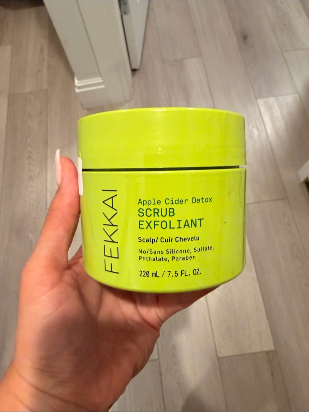 Fekkai Apple Cider Detox Scrub Exfoliant - Bright Lime Green